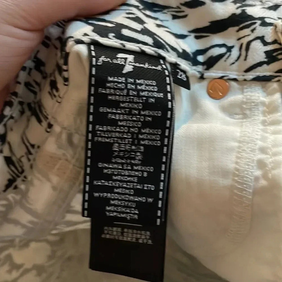 7 For All Mankind Abstract Mini Jean Skirt Size 28 NWT Black/White - Picture 8 of 8